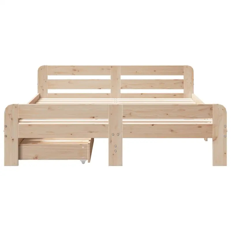 Bedframe van massief grenenhout voor een stevige en duurzame slaapruimte - Bedden & bedframes