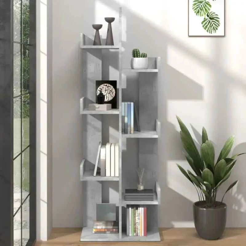 Boekenkasten in bewerkt hout met ruime vakken voor boeken en decoratie