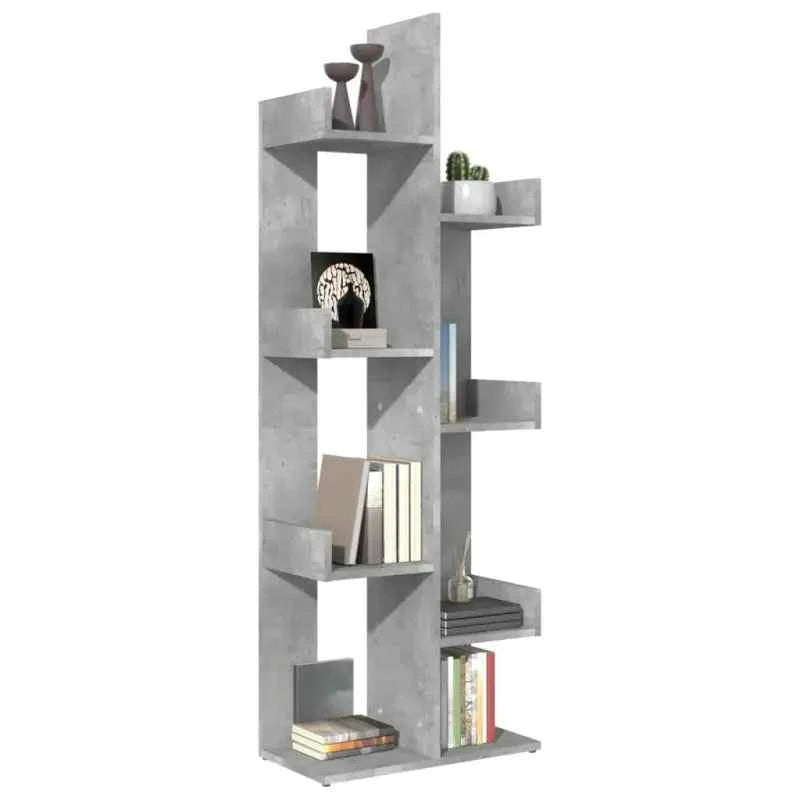 Boekenkasten in bewerkt hout met ruime vakken voor boeken en decoratie