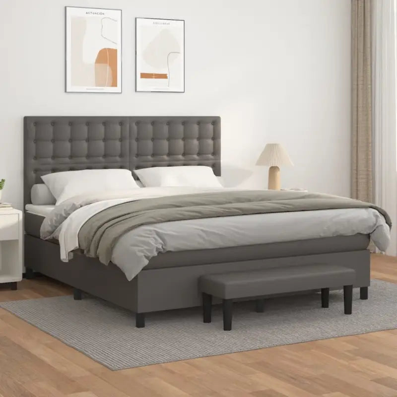 Boxspringbed met hoogwaardig kunstleer in grijs materiaal voor rustgevende nachten - Grijs / 180 x 200 cm / knoppwn