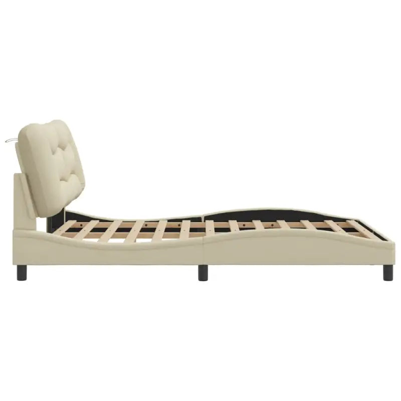 Crème bedframe met LED-verlichting en multiplex lattenbodem - Bedden & bedframes