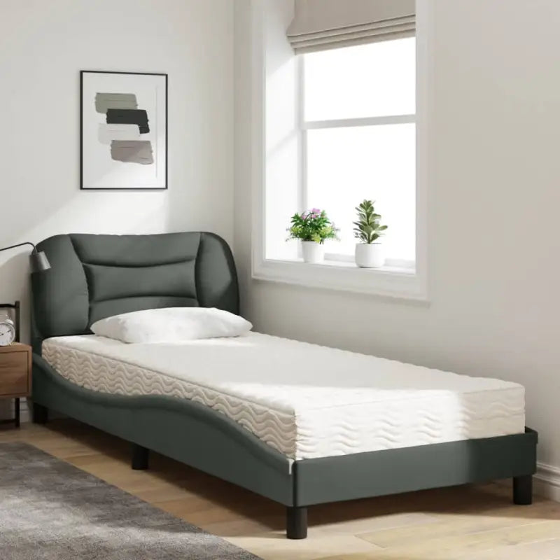 Donkergrijs bed met multiplex lattenbodem en 22d pu-schuim matras - Bedden & bedframes