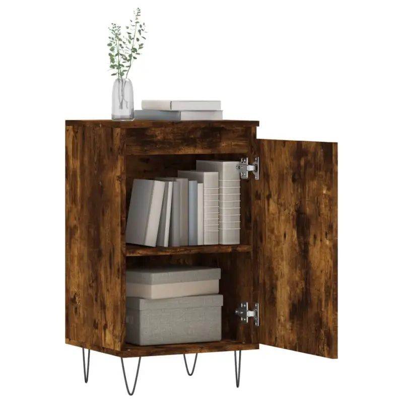 Dressoir met metalen poten en bewerkt hout voor een tijdloze uitstraling - Dressoirs & buffetkasten