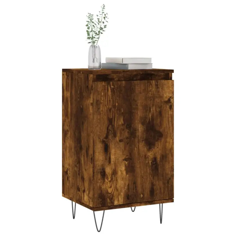 Dressoir met metalen poten en bewerkt hout voor een tijdloze uitstraling - Dressoirs & buffetkasten