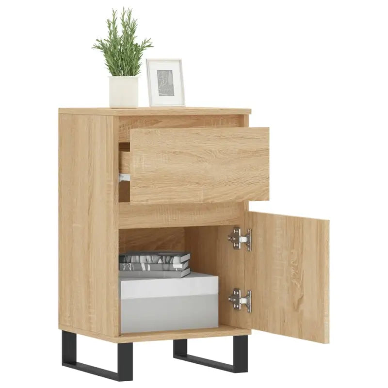 Dressoirs van bewerkt hout met ijzeren poten voor een tijdloze uitstraling - Dressoirs & buffetkasten