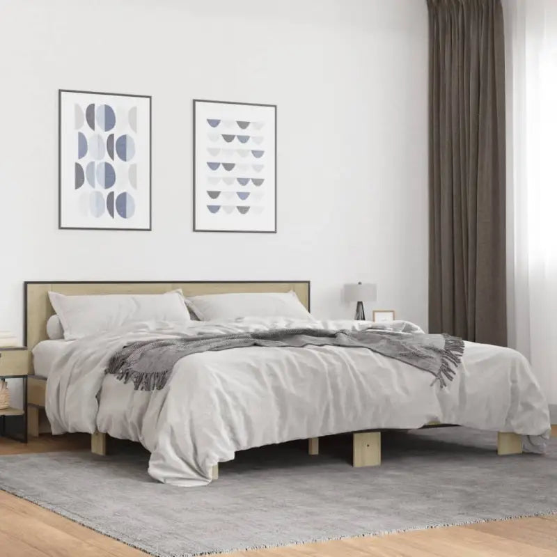 Duurzaam bedframe met bewerkt hout en multiplex lattenbodem - Bedden & bedframes