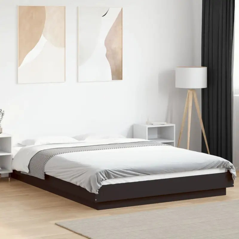 Duurzaam bedframe van bewerkt hout voor een goede nachtrust - Zwart / 135 x 190 cm - Bedden & bedframes