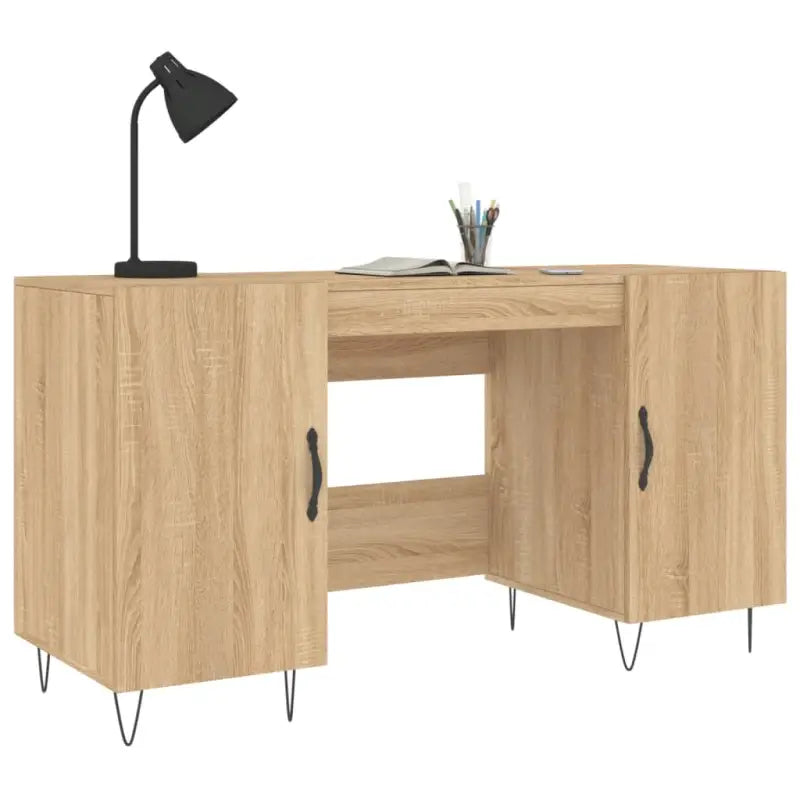 Eenvoudig bureau van bewerkt hout voor een elegante werkruimte - Bureaus