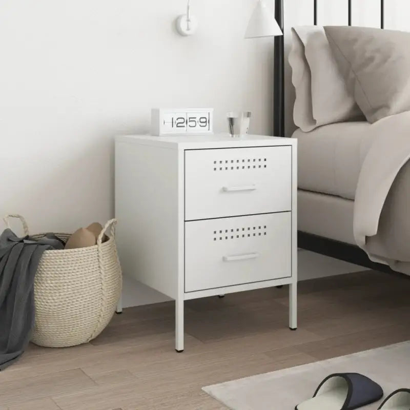 Eenvoudig schoon nachtkastje met industriële uitstraling van stevig staal - Nachtkastjes