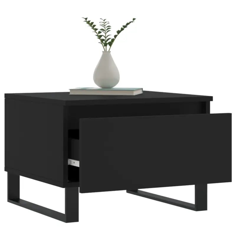 Eetkamertafel met bewerkt hout en metalen poten voor stijl en duurzaamheid - Salontafels