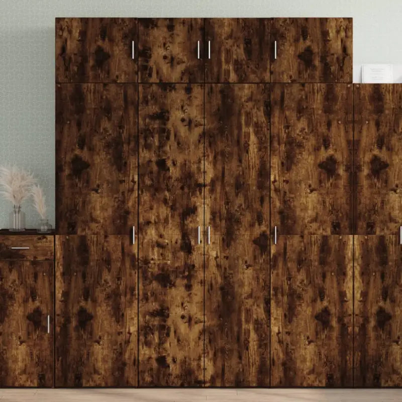 Hoge kast in grijs sonoma van bewerkt hout met stijlvolle uitstraling - Gerookt eiken / 1 - Dressoirs & buffetkasten