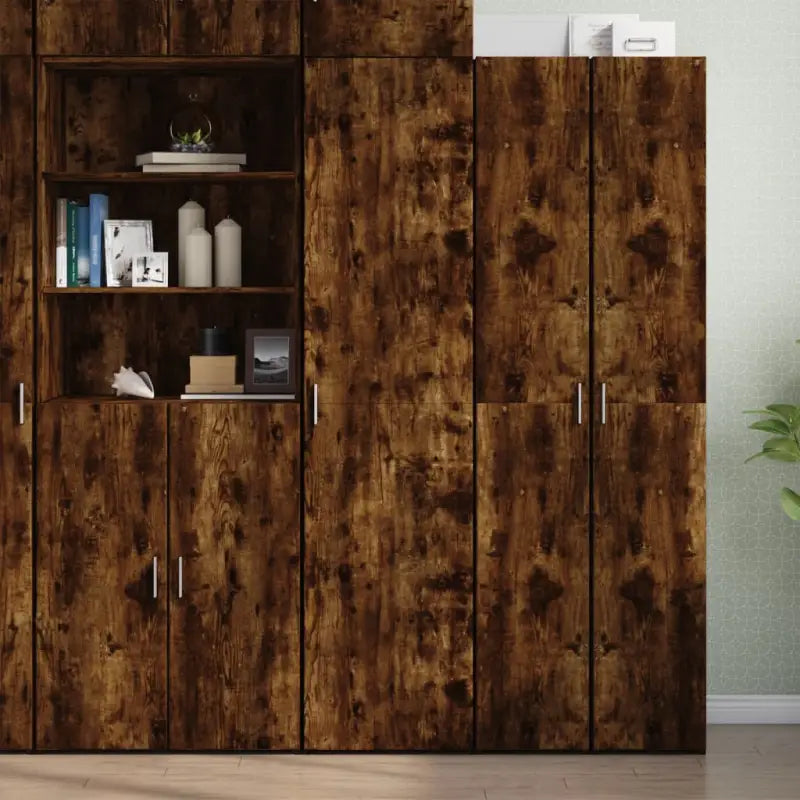 Hoge kast in grijs sonoma van bewerkt hout voor een stijlvolle interieurubouw - Gerookt eiken / 1 - Dressoirs &