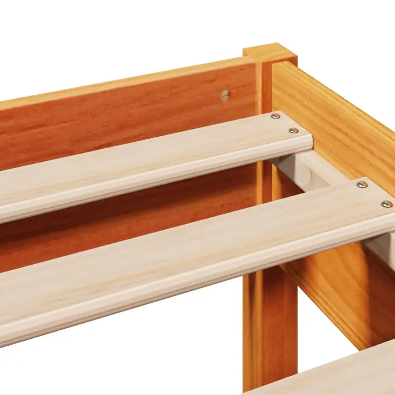 Houten bedframe van massief grenenhout voor een moderne slaapkamer - Bedden & bedframes