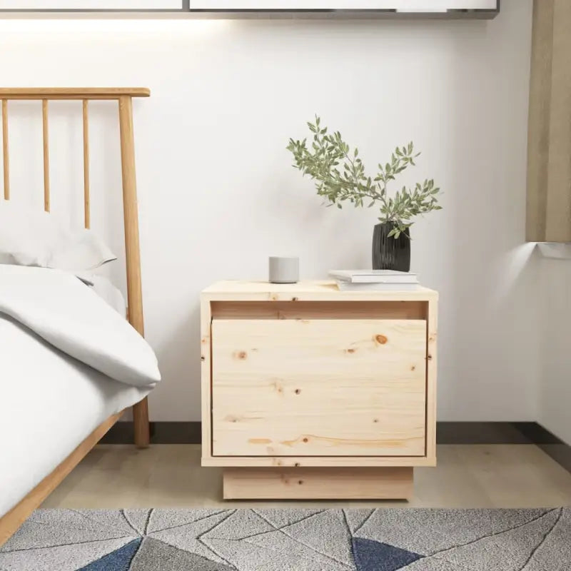 Houten nachtkastjes van massief grenenhout met moderne charme - Nachtkastjes