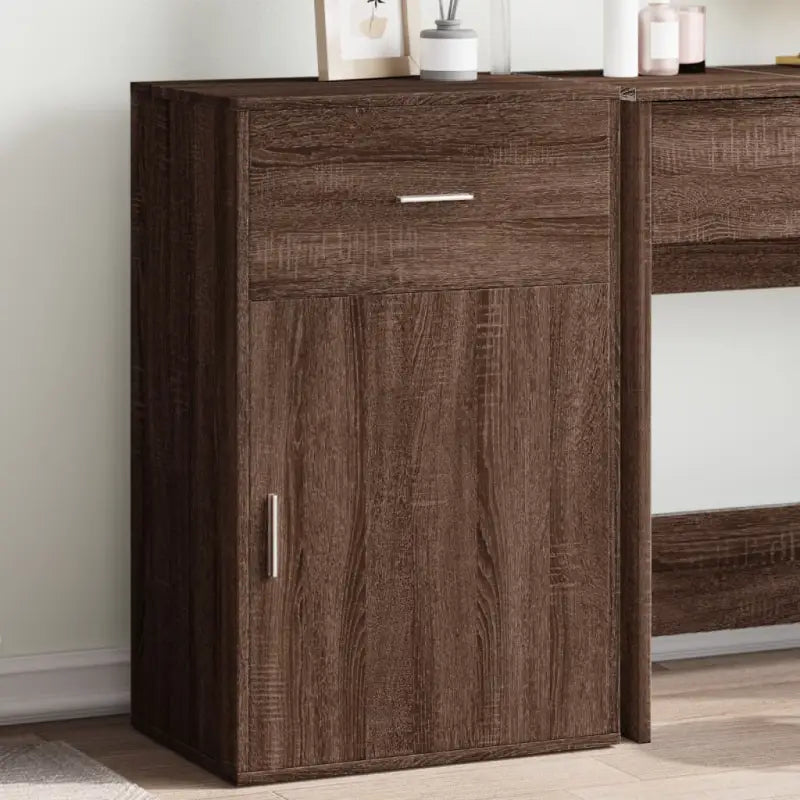 Houten opbergkast met stevig blad en bewerkt hout voor opgeruimde ruimtes - Opbergkasten & lockerkasten