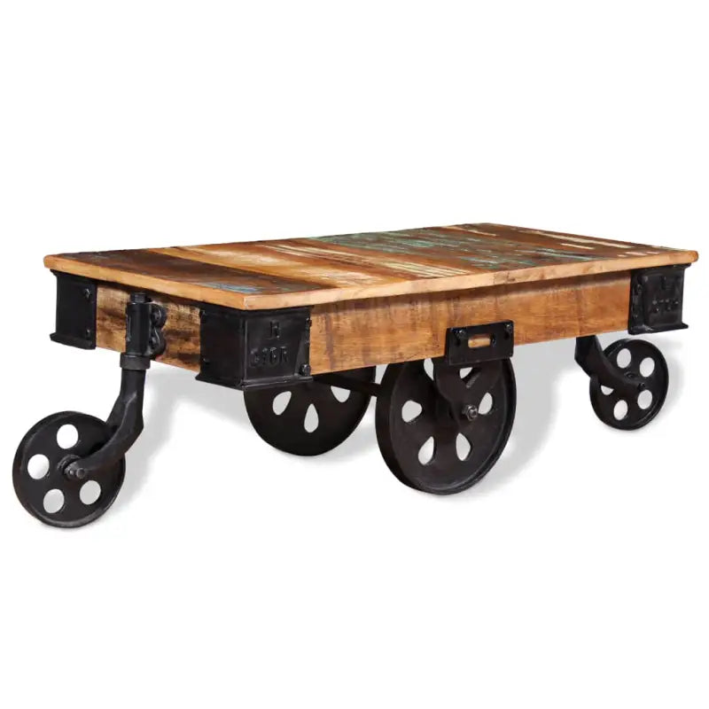 Houten salontafel met gerecycled hout en ijzeren wielen in industriële stijl - Salontafels