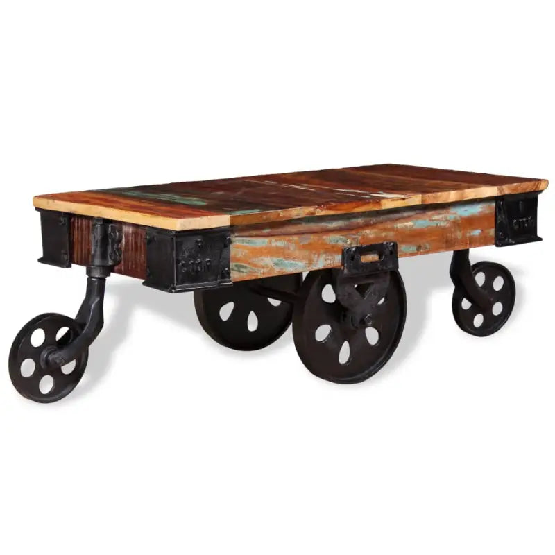 Houten salontafel met gerecycled hout en ijzeren wielen in industriële stijl - Salontafels