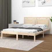 Klassiek bedframe met multiplex lattenbodem en massief grenenhout