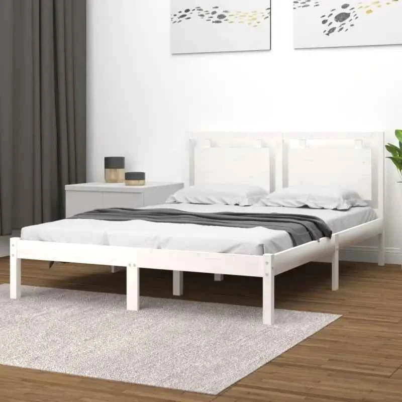 Klassiek bedframe met multiplex lattenbodem en massief grenenhout
