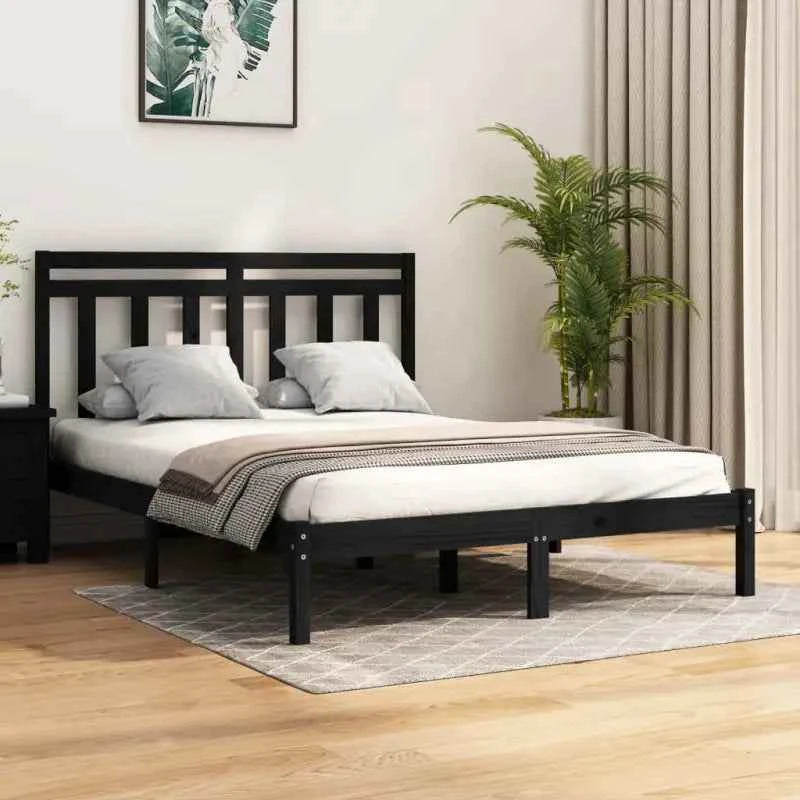 Klassiek bedframe van massief grenenhout voor een tijdloze slaapkamerstijl