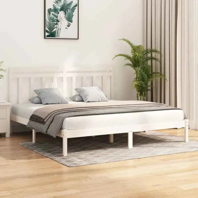 Klassiek bedframe van massief grenenhout voor een tijdloze slaapkamerstijl