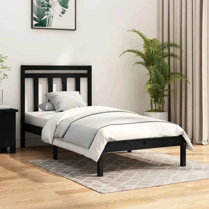 Klassiek bedframe van massief grenenhout voor een tijdloze slaapkamerstijl