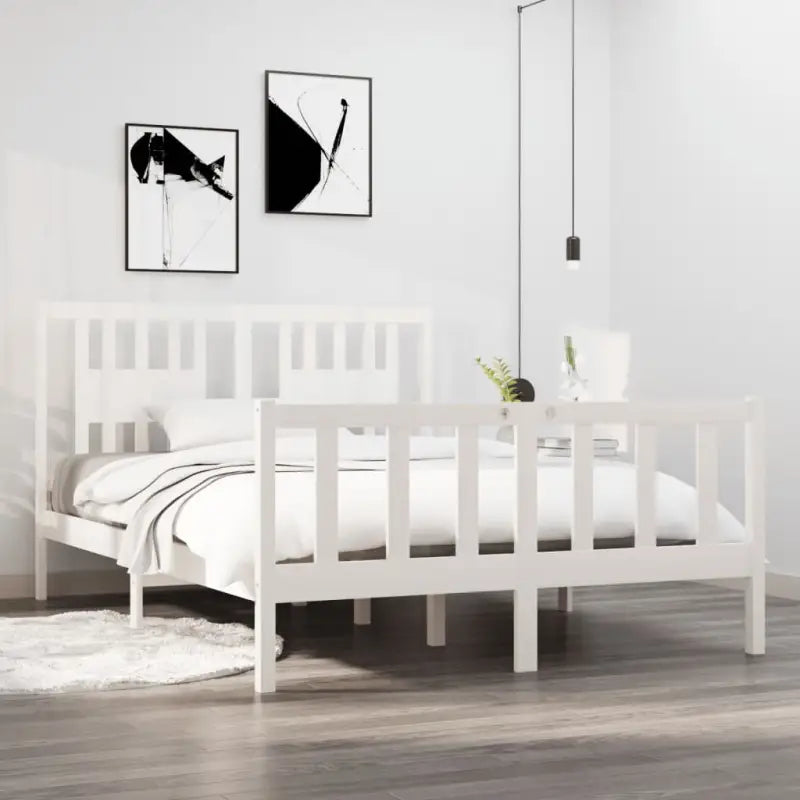 Klassiek houten bedframe van massief grenenhout voor rust en comfort - Wit / 135 x 190 cm - Bedden & bedframes