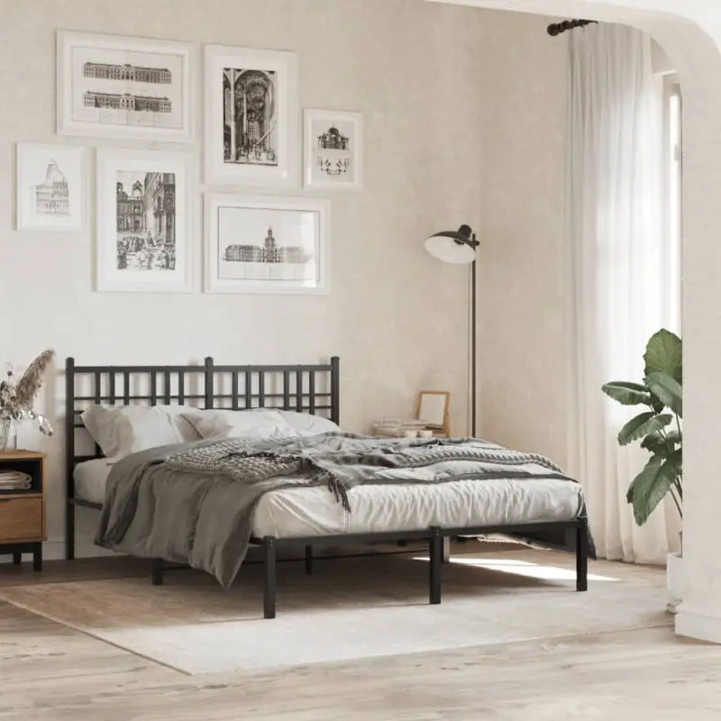 Klassiek metalen bedframe met extra opbergruimte en metalen latten - Zwart / 140 x 200 cm / met hoofdbord - Bedden &