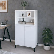 Klassieke hoge kast van bewerkt hout voor een stijlvolle inrichting - Dressoirs & buffetkasten