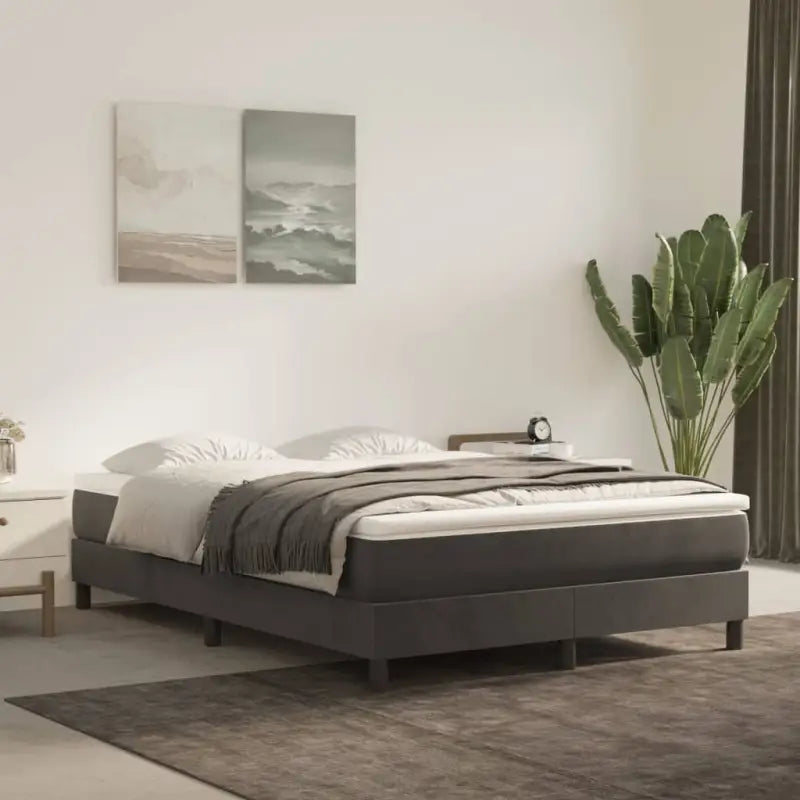 Lichtgrijs bed met multiplex lattenbodem en zacht fluweel materiaal - Donkergrijs / 140 x 200 cm / 25 cm - Bedden &