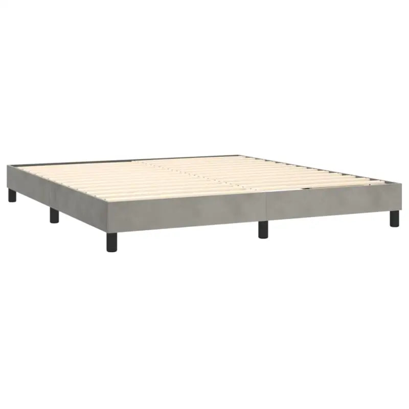 Lichtgrijs bed met multiplex lattenbodem en zacht fluweel materiaal - Bedden & bedframes