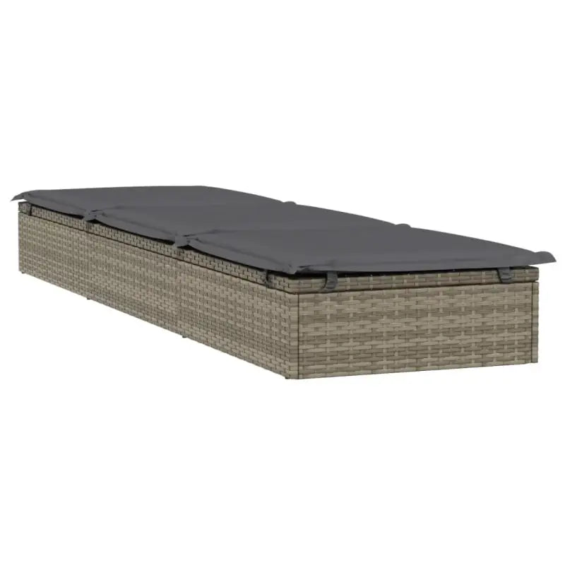 Ligstoelen met tafel van PE-rattan in grijs materiaal voor buitengebruik - Ligstoelen