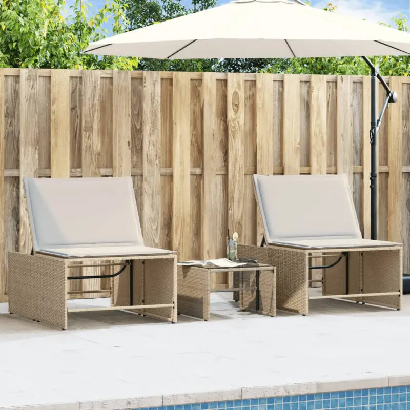 Ligstoelen van poly rattan met gemakkelijk schoon en gehard glas oppervlak - Ligstoelen