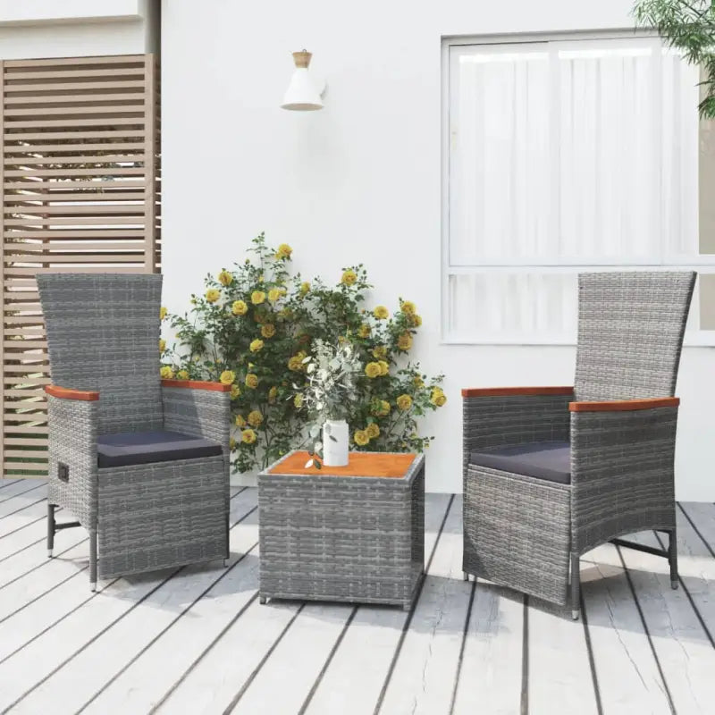 Loungeset met poly rattan en grijs materiaal voor uw tuin - 2x armstoel + tafel - Tuinsets