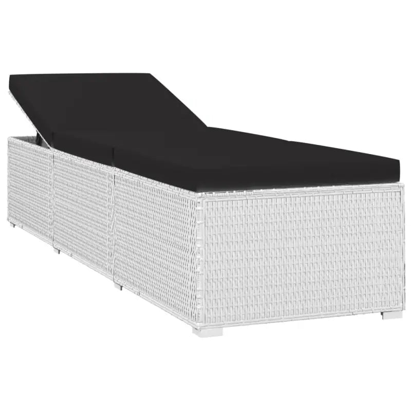 Luxe loungestoelen voor een ontspannende zonnige dag - Ligstoelen
