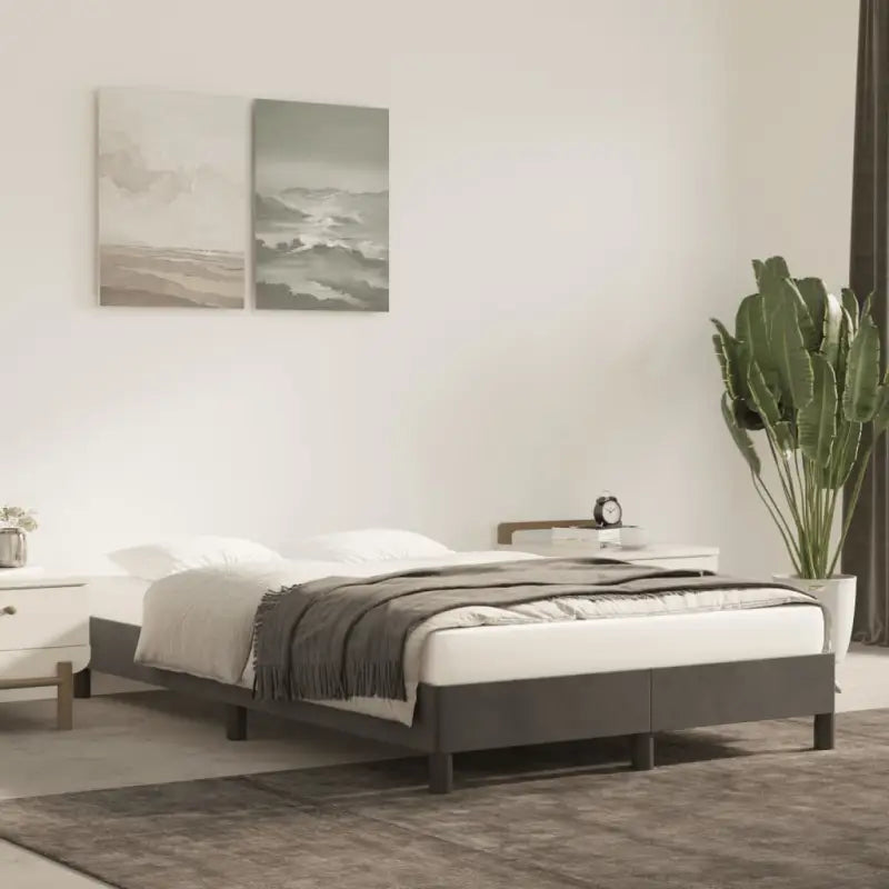 Luxueus bedframe met multiplex lattenbodem en fluweel bekleding - Bedden & bedframes