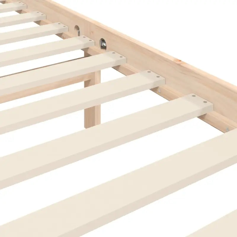 Massief grenenhout bedframe voor een natuurlijke en comfortabele slaapkamer - Bedden & bedframes