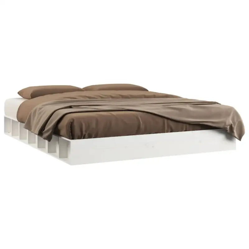Massief Grenenhout Bedframe voor een Natuurlijke en Decoratieve Slaapruimte - Bedden & bedframes