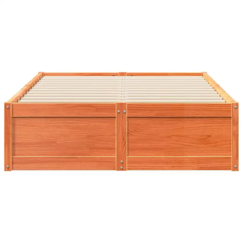 Moderne bedframe van massief grenenhout met multiplex lattenbodem - Bedden & bedframes