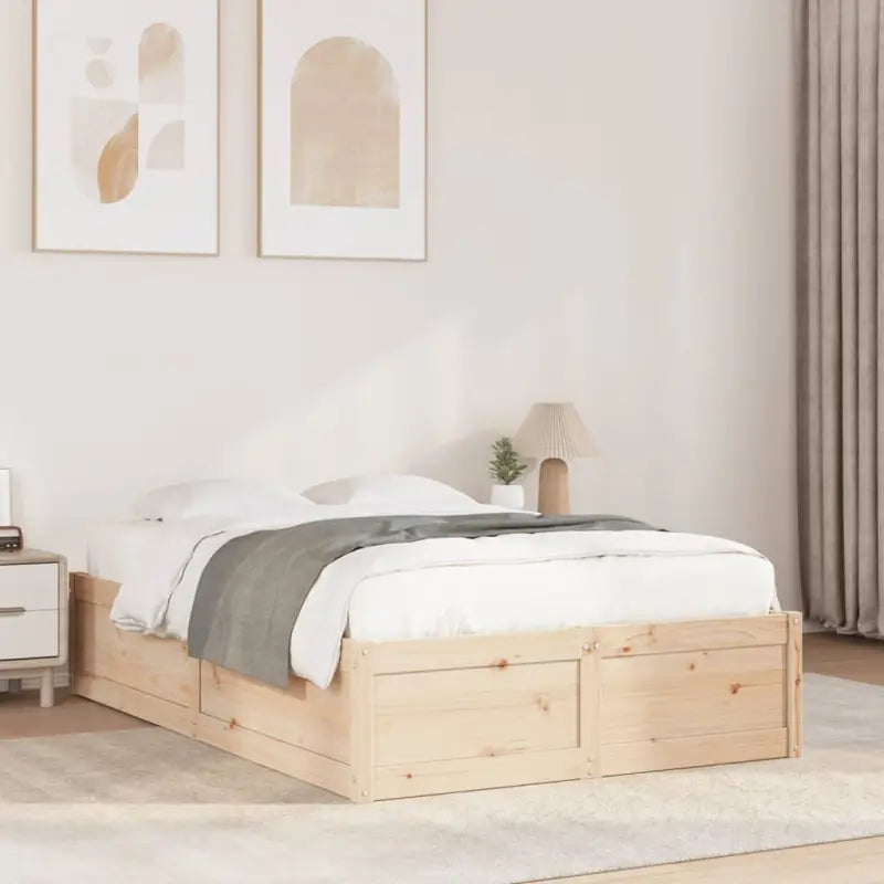 Moderne bedframe van massief grenenhout met multiplex lattenbodem - Massief grenenhout / 120 x 200 cm - Bedden &