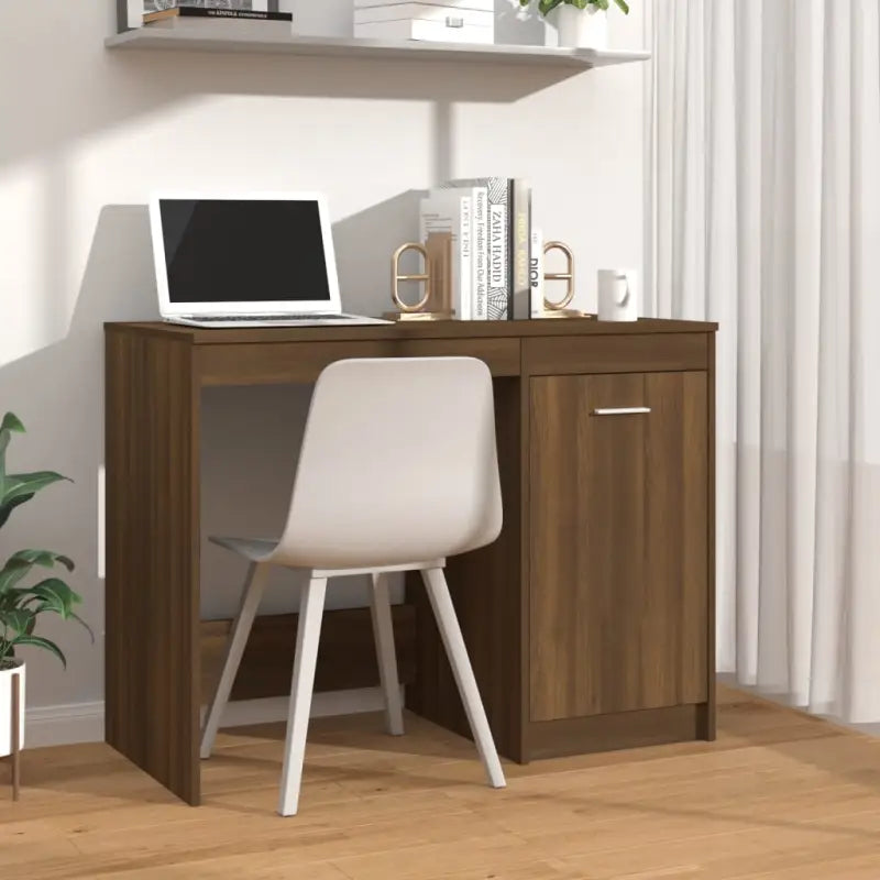 Moderne bureau van bewerkt hout voor een strakke studie- of werkplek - bruin eikenkleur - Bureaus