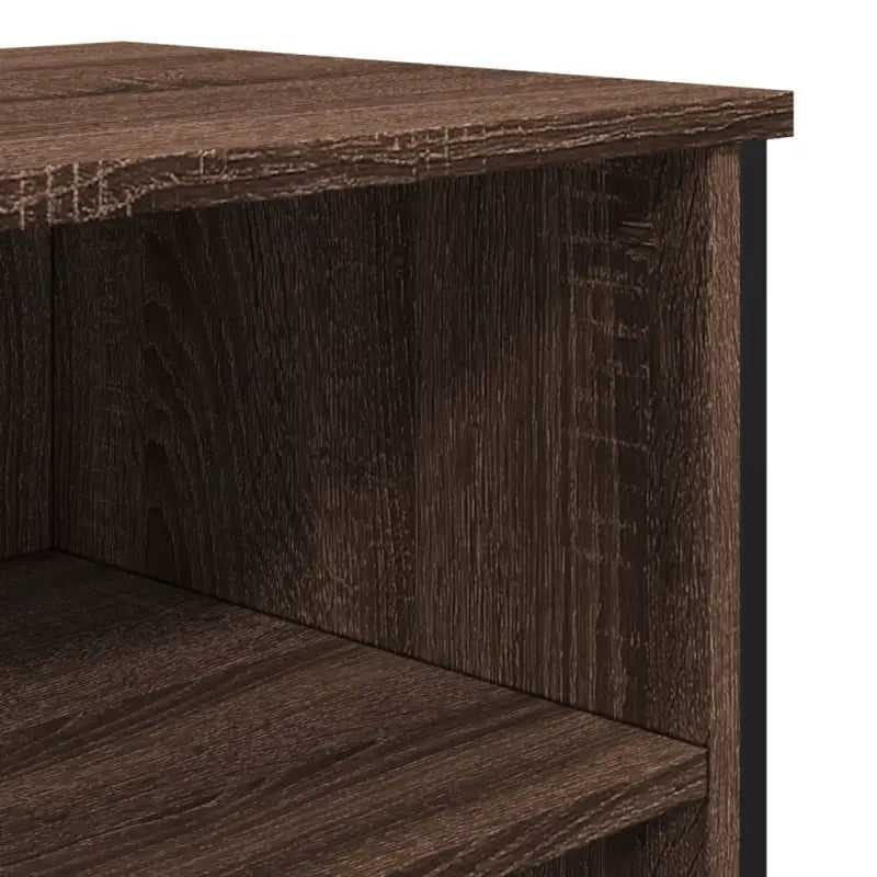 Moderne dressoir met metalen poten en bewerkt hout voor een tijdloze uitstraling - Dressoirs & buffetkasten