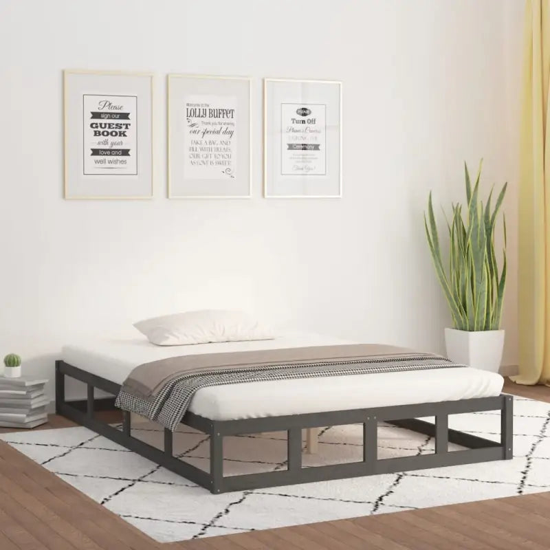 Moderne houten bedframe van massief grenenhout voor een stijlvolle slaapkamer - Grijs / 150 x 200 cm - Bedden &