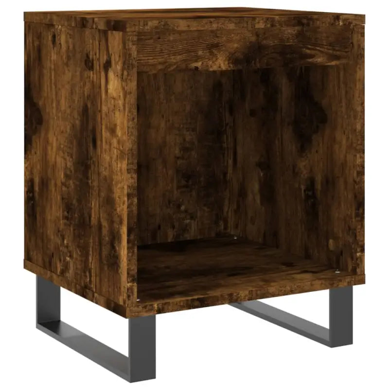 Nachtkastje met bewerkt hout en metalen poten voor een strak interieur - Nachtkastjes