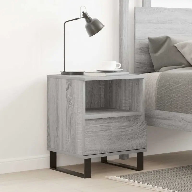 Nachtkastje met bewerkt hout en metalen poten voor een strak interieur - Grijs sonoma / 1 - Nachtkastjes