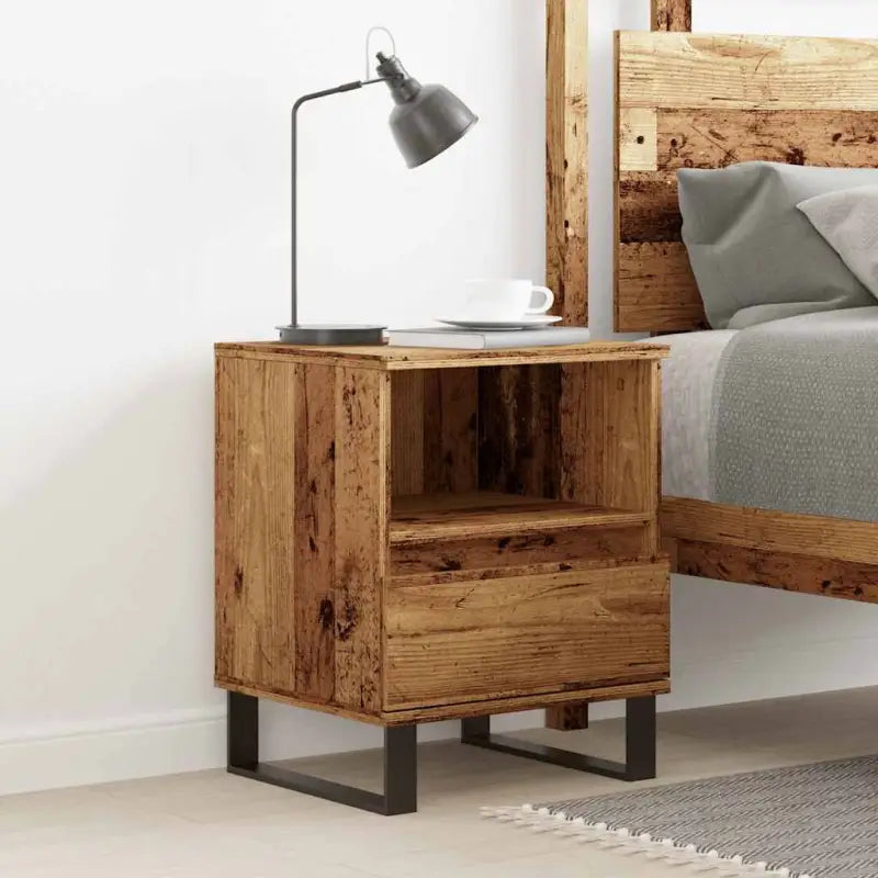 Nachtkastje met bewerkt hout en metalen poten voor een strak interieur - Oud hout / 1 - Nachtkastjes