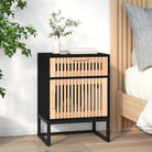 Nachtkastje met metalen poten en bewerkt hout in Scandinavisch design - Nachtkastjes