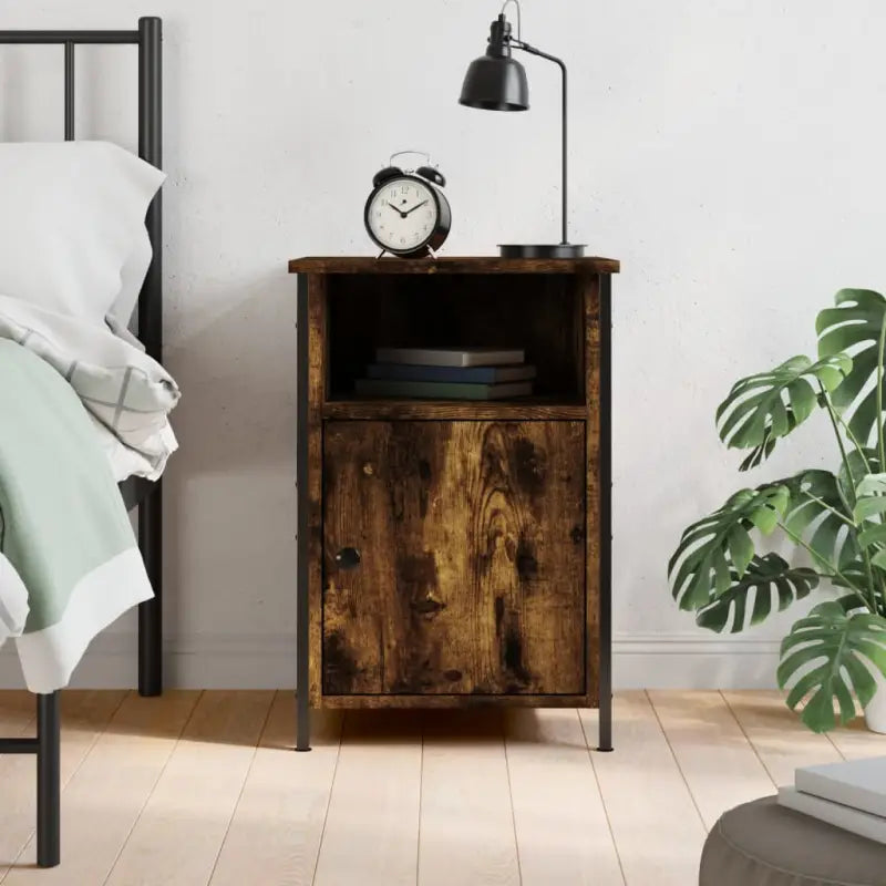 Nachtkastje van bewerkt hout met elegant en tijdloos ontwerp - Nachtkastjes