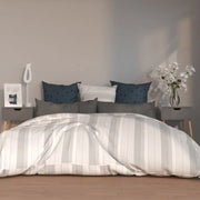 Nachtkastje van bewerkt hout met moderne charme - Nachtkastjes