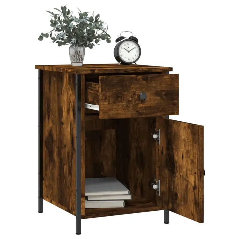 Nachtkastjes van bewerkt hout met elegant en tijdloos ontwerp - Nachtkastjes